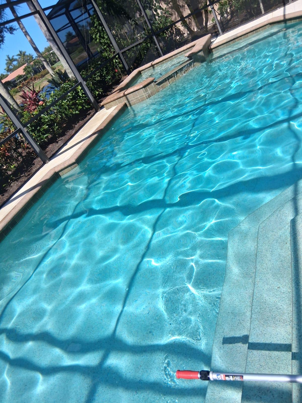 Tratamiento activo de piscina con chemicals
